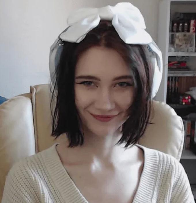 680x703