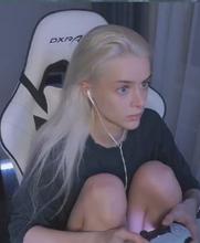257x313